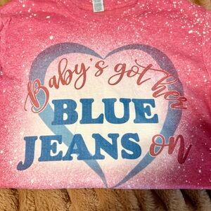 Gildan Blue and Red Graphic Short Sleeve Tee